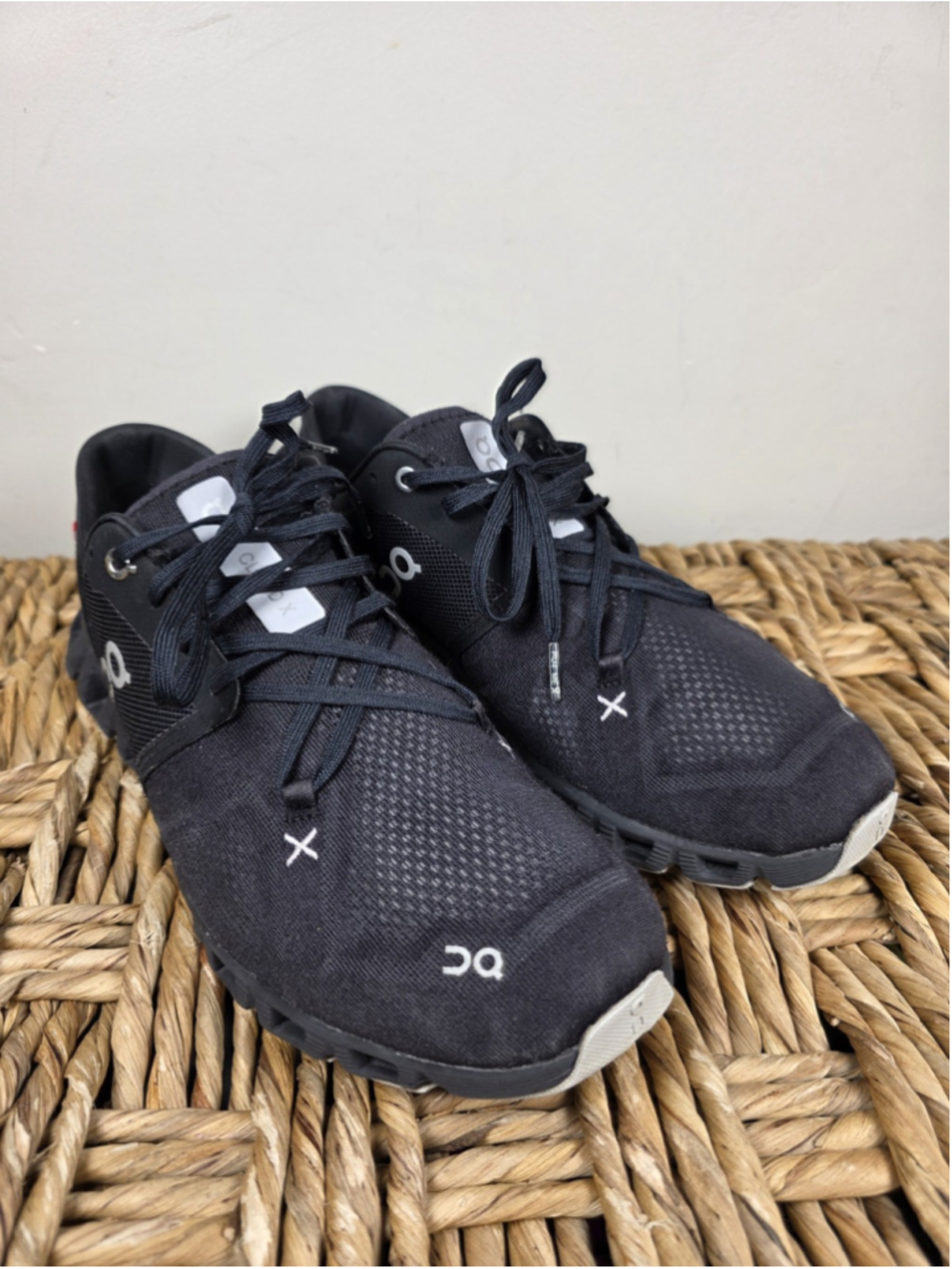 On Cloud X Mens 9.5 Black Running Shoes CloudTec Lightweight Training Sneakers